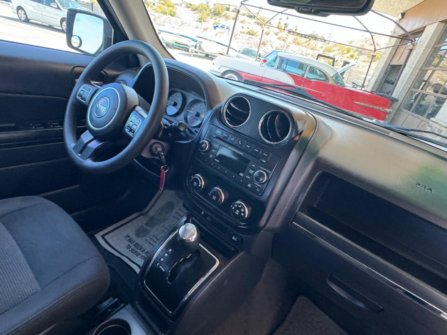 2015 White Jeep Patriot (1C4NJRBB4FD) , located at 2190 Hwy 95, Bullhead City, AZ, 86442, (928) 704-0060, 0.000000, 0.000000 - Photo#15